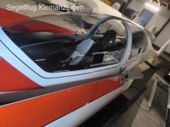 Twin-Astir mit Cobra-Anhänger