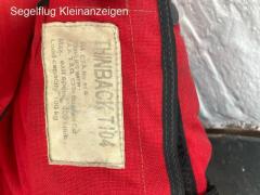 Diverse abgelaufene  Fallschirme abzugeben
