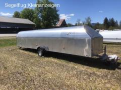 Geschlosener Anhänger mit L-Spatz Flugfähig
