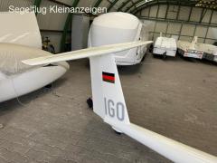 DG300 mit 3000h Kontrolle und Klappdachanhänger