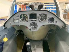 ASK 21 Instrumentenbrett mit Beinausschnitt